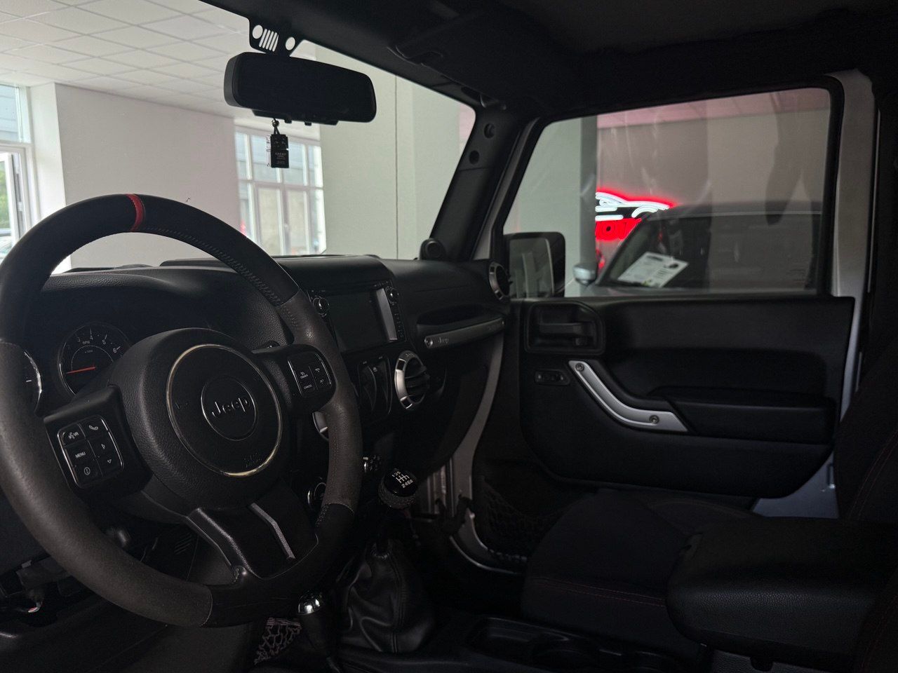 Jeep Wrangler - фото 9