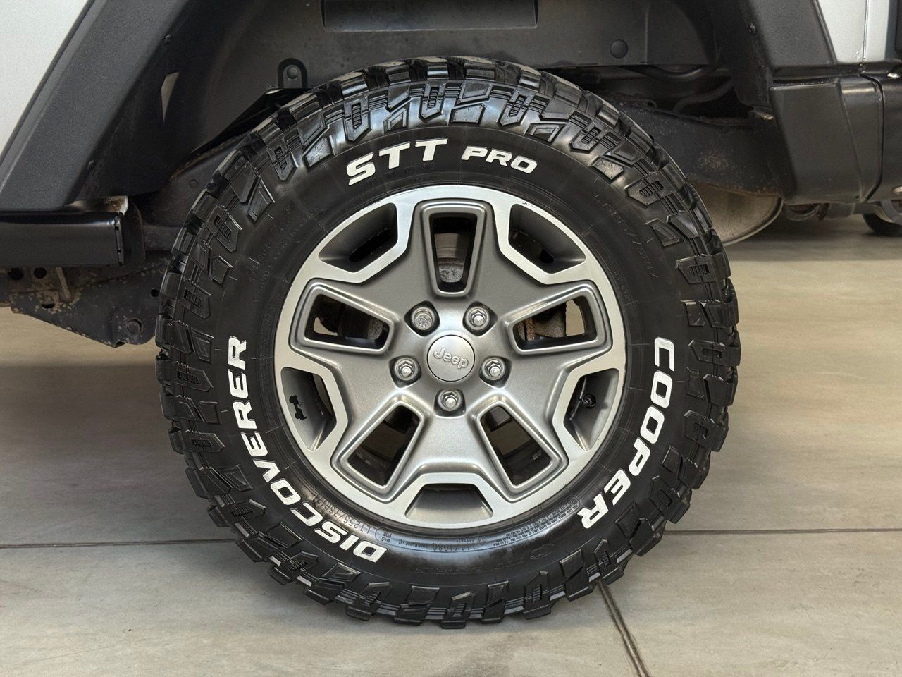 Jeep Wrangler - фото 2