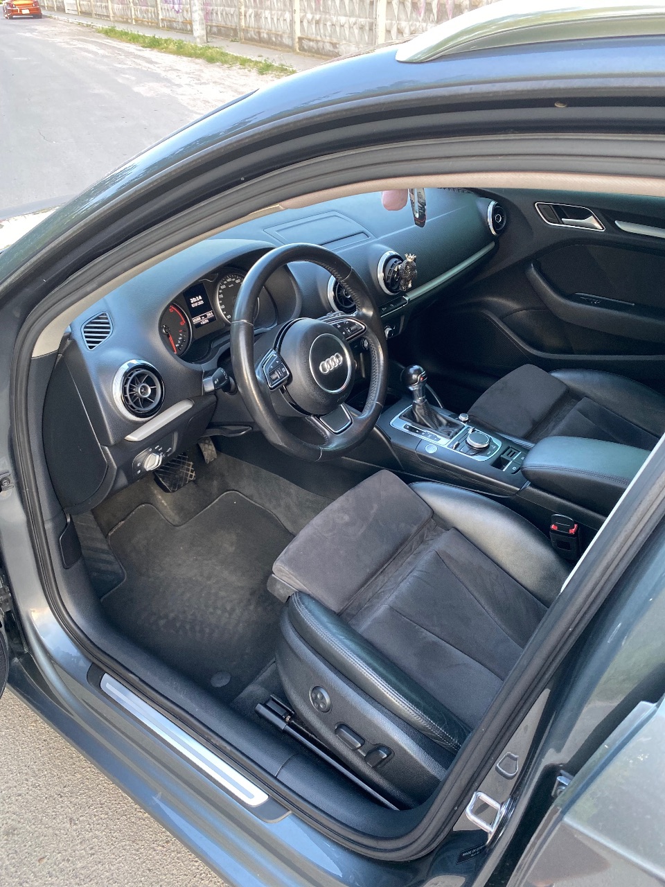 Audi A3 - фото 7