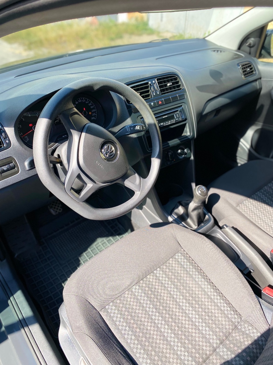 Volkswagen Polo - фото 5