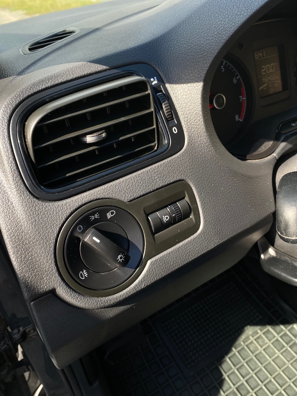 Volkswagen Polo - фото 8