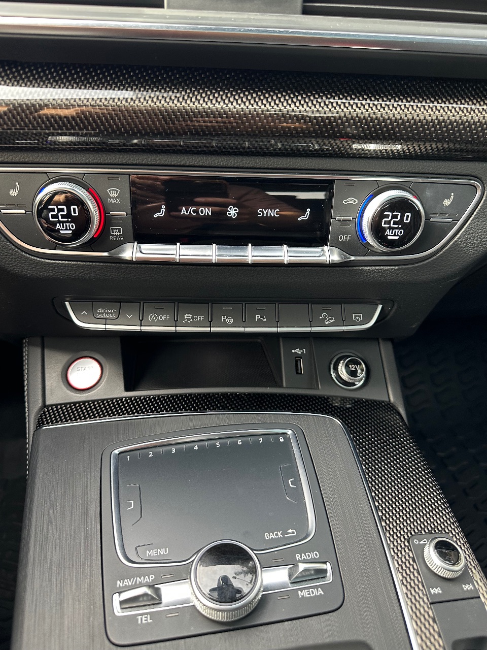 Audi SQ5 - фото 14