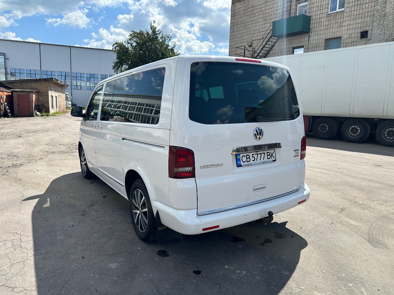 Volkswagen Multivan - фото 4