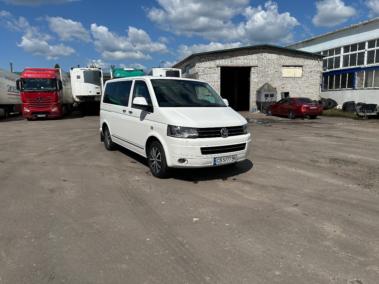Volkswagen Multivan - фото 2