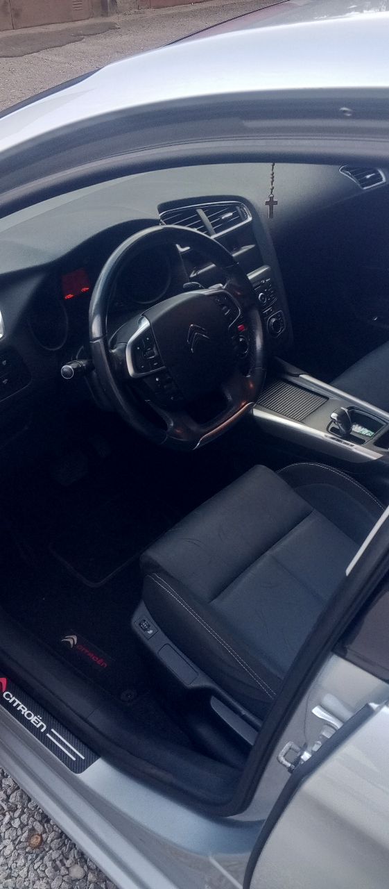 Citroen C4 - фото 12