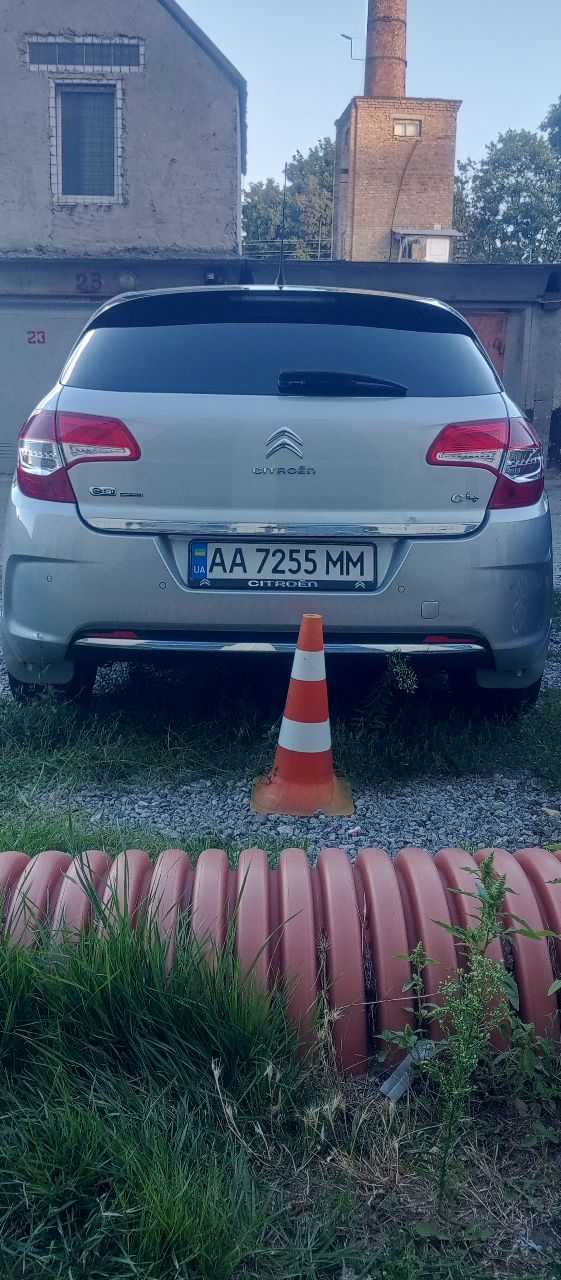 Citroen C4 - фото 8