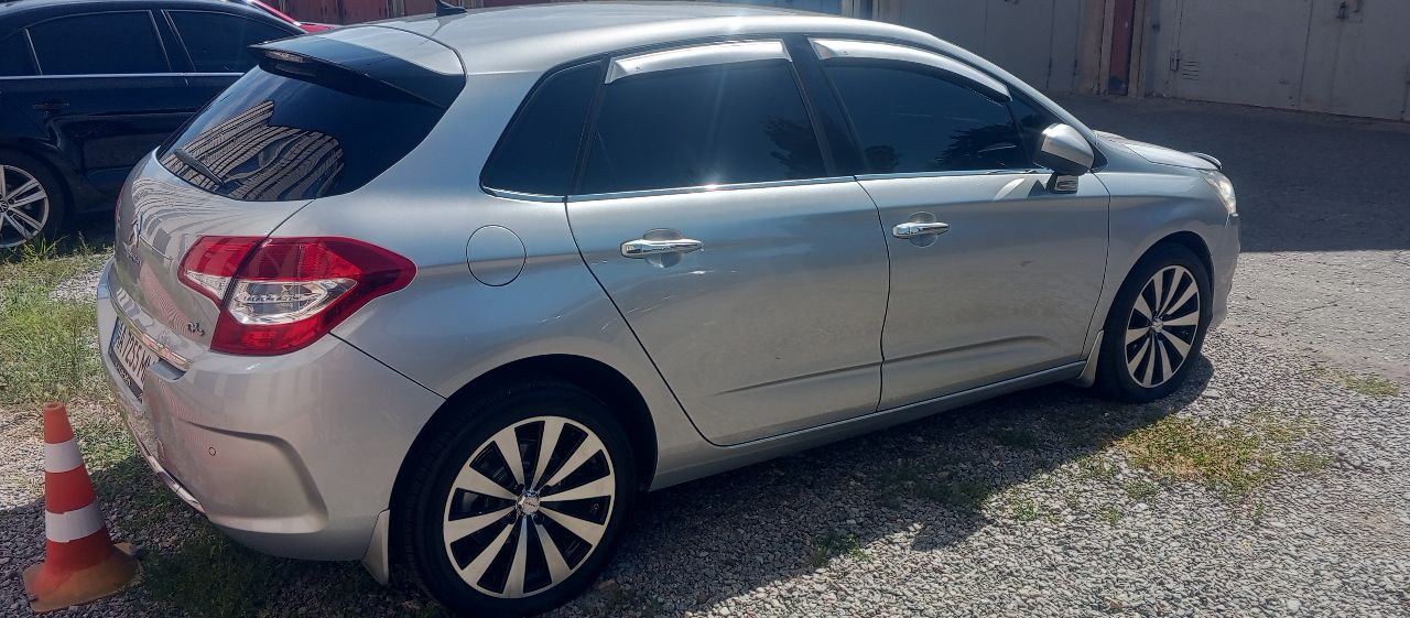 Citroen C4 - фото 20