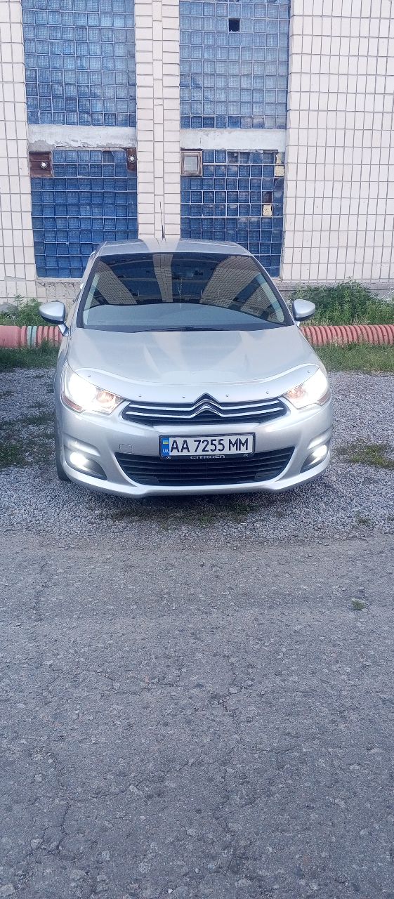 Citroen C4 - фото 7