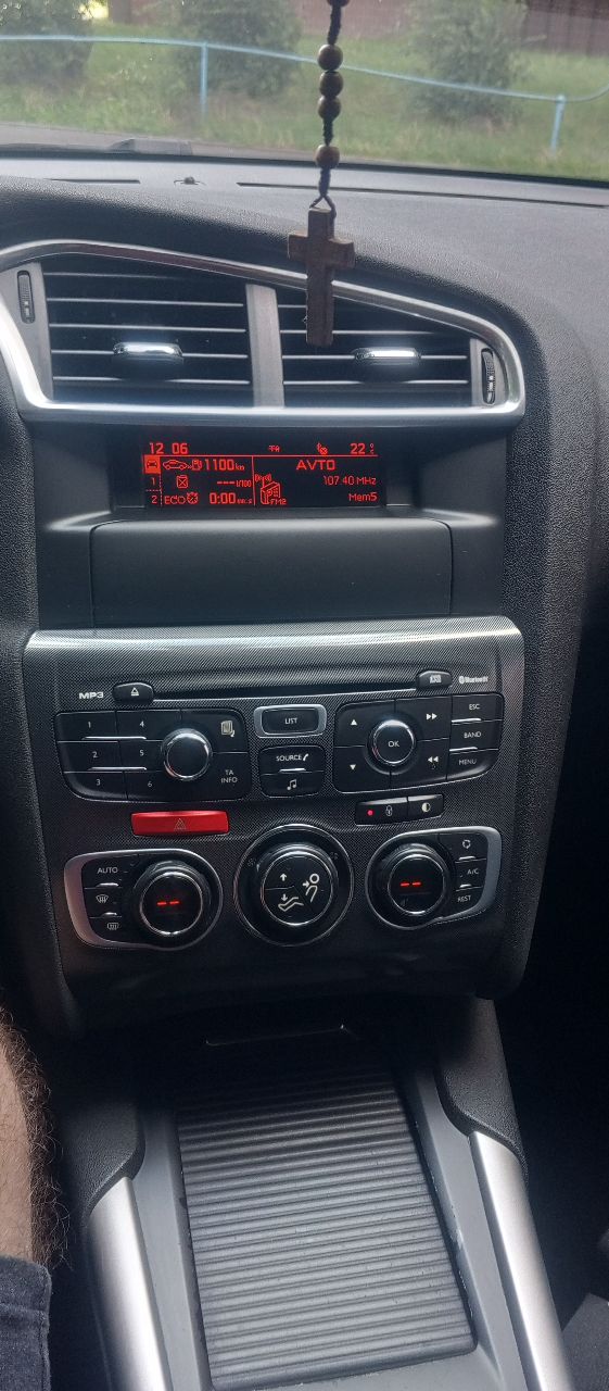 Citroen C4 - фото 10