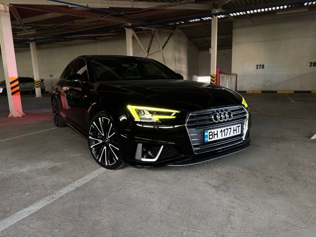 Audi A4 - фото 1