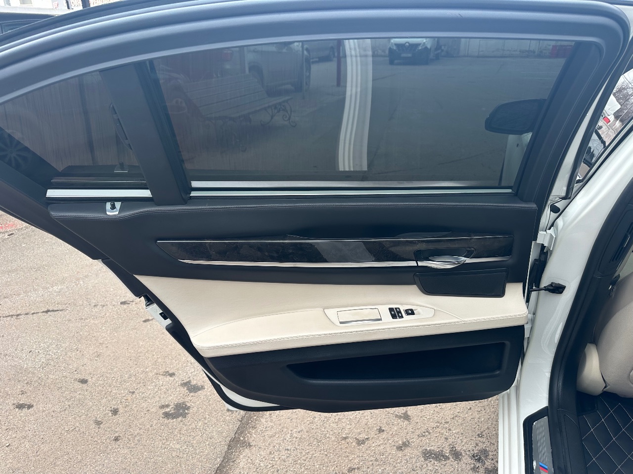 BMW 7 серії - фото 4