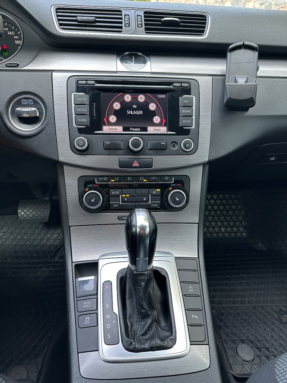 Volkswagen Passat - фото 12