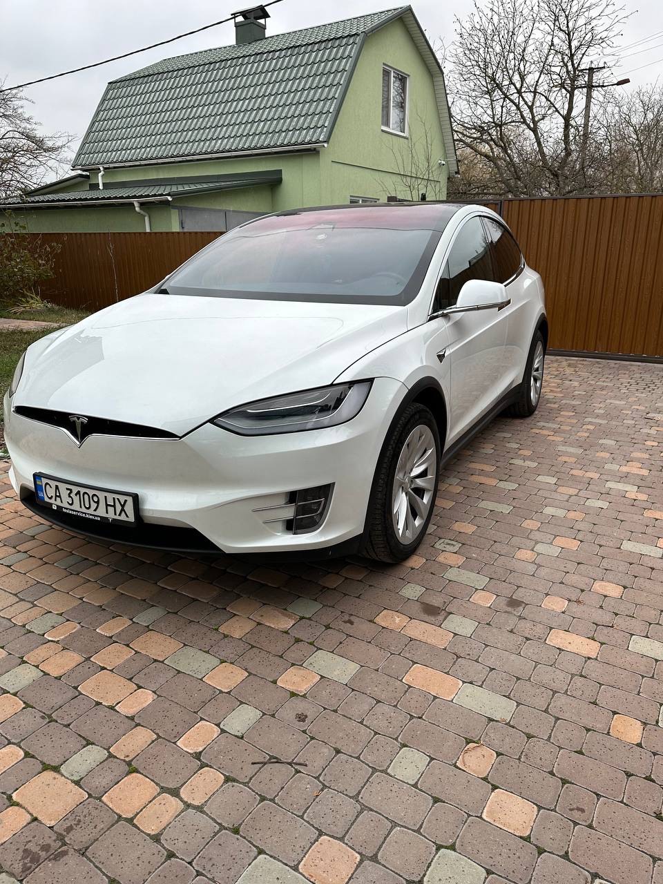 Tesla Model X - фото 8