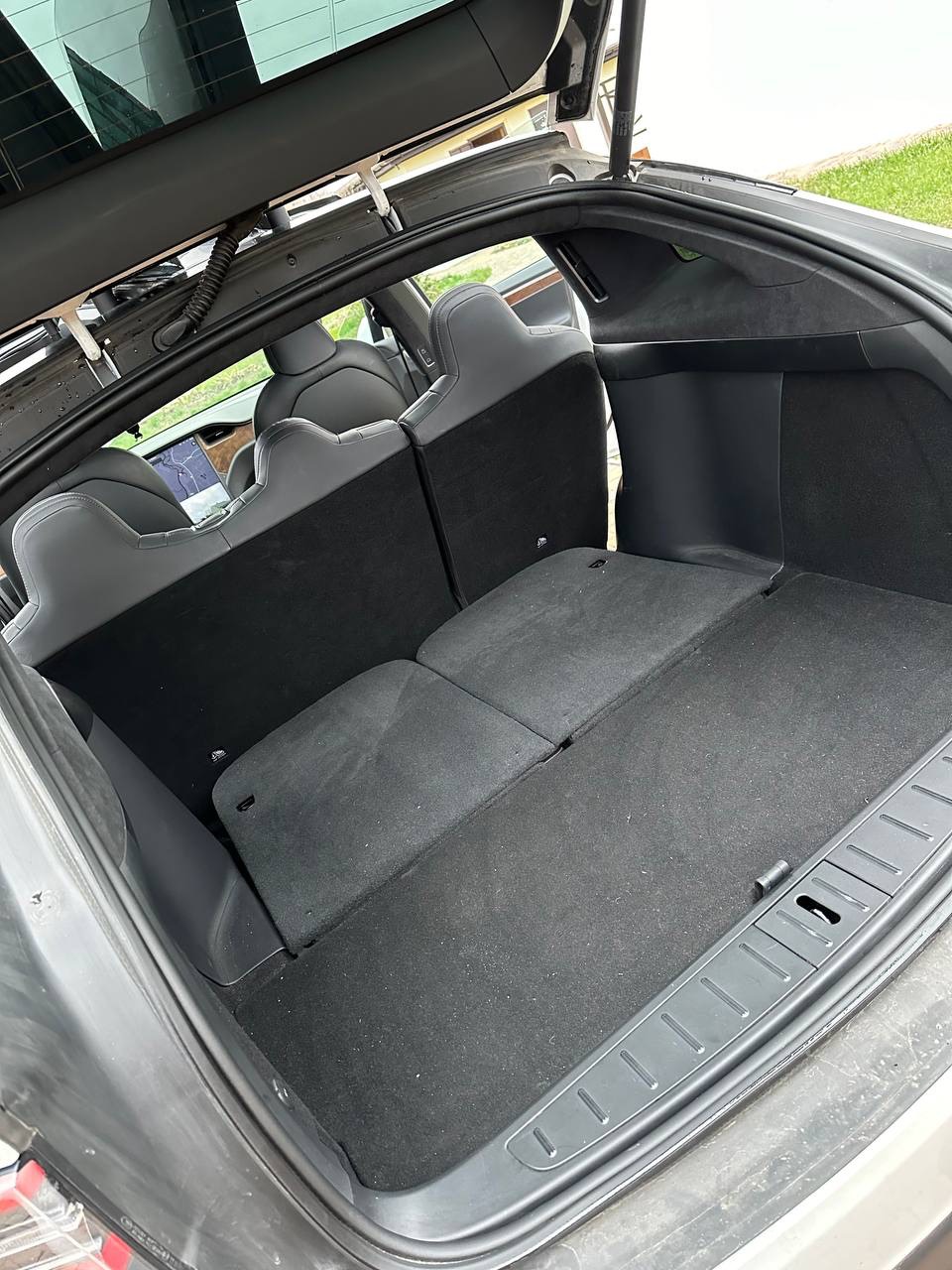 Tesla Model X - фото 11