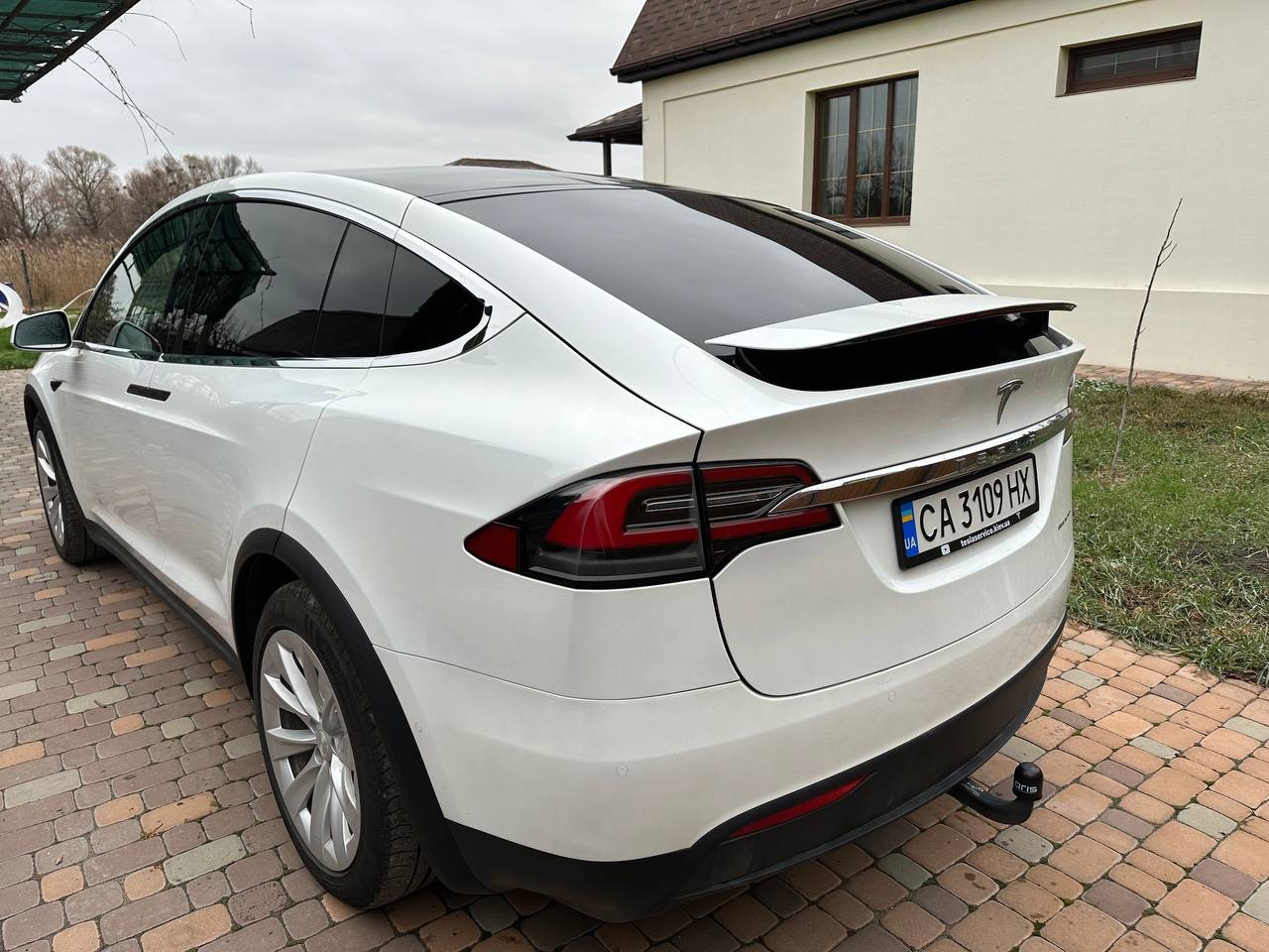 Tesla Model X - фото 3