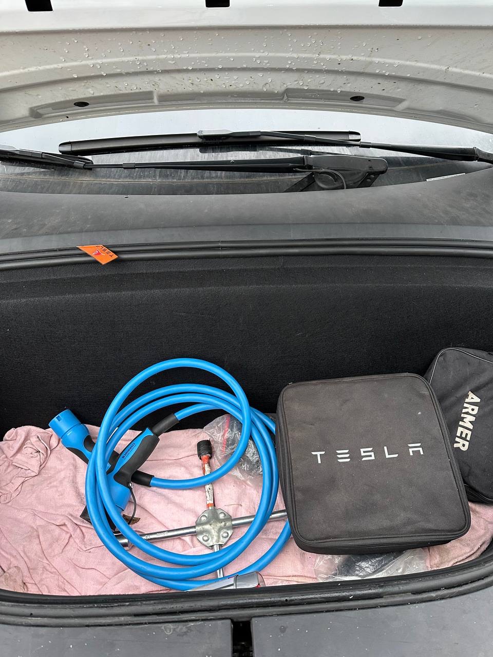 Tesla Model X - фото 14