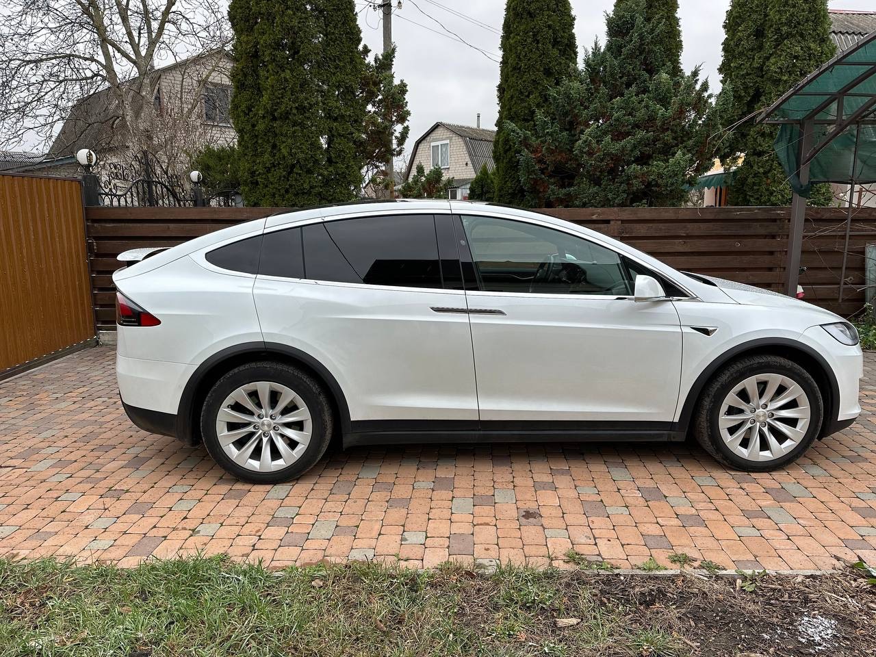 Tesla Model X - фото 7
