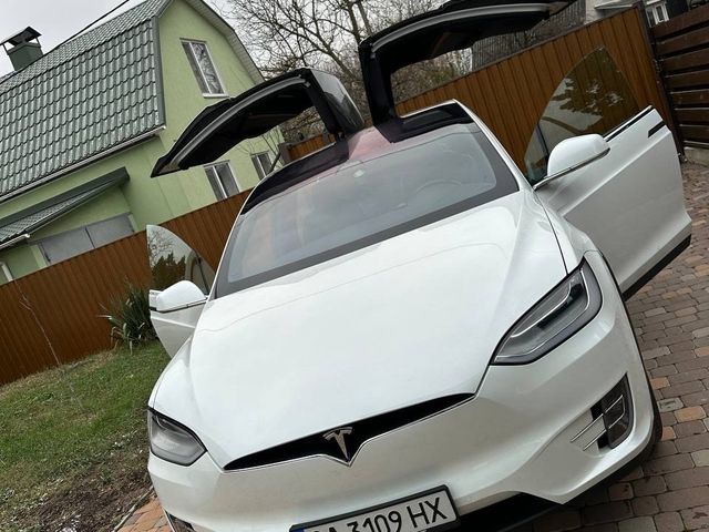 Tesla Model X - фото 2