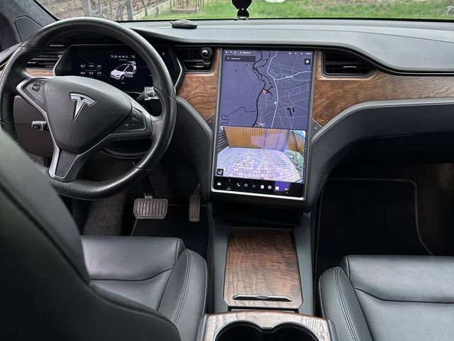 Tesla Model X - фото 5