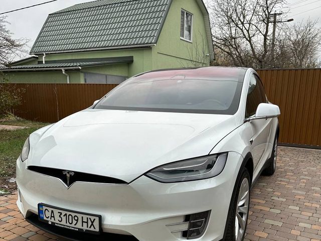 Tesla Model X - фото 1