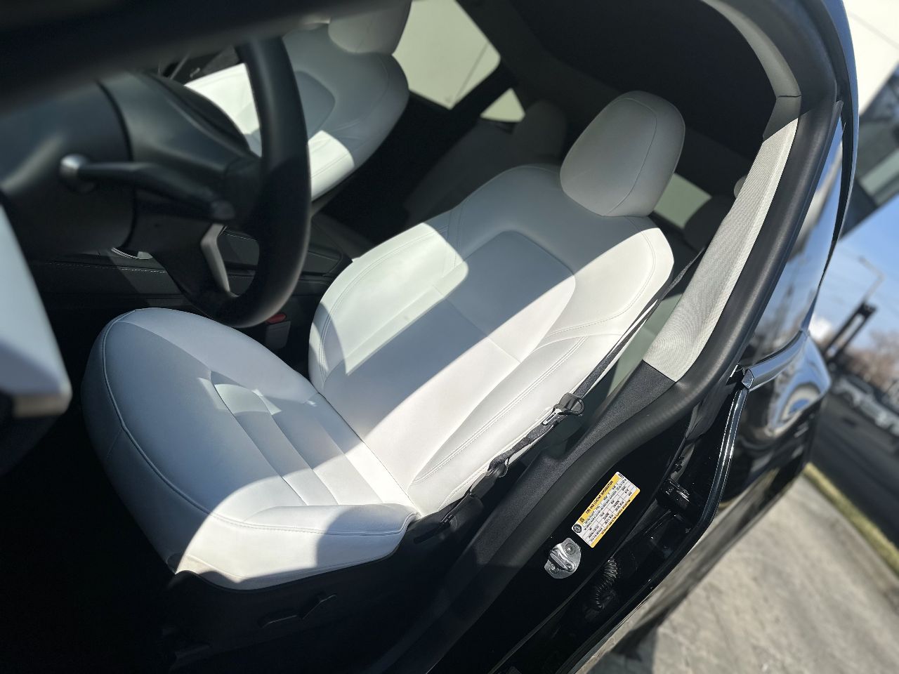 Tesla Model Y - фото 10