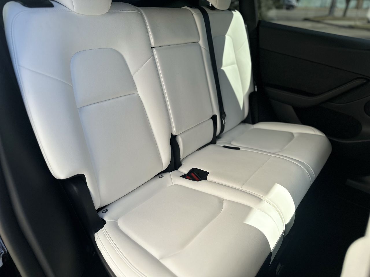 Tesla Model Y - фото 8