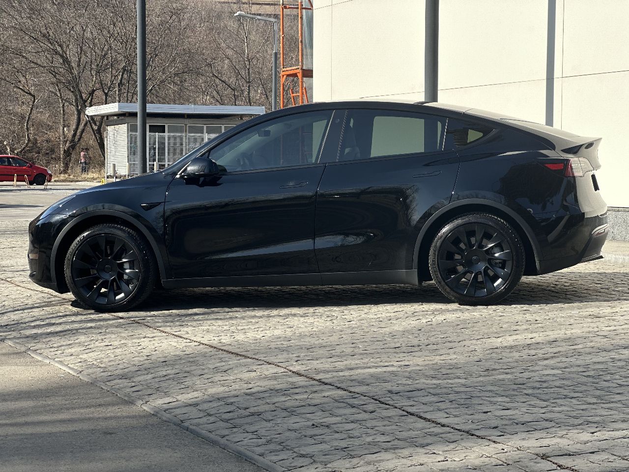 Tesla Model Y - фото 6