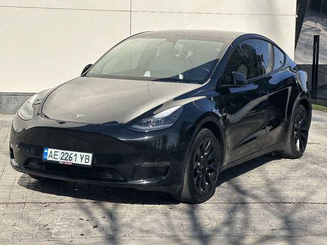 Tesla Model Y - фото 1