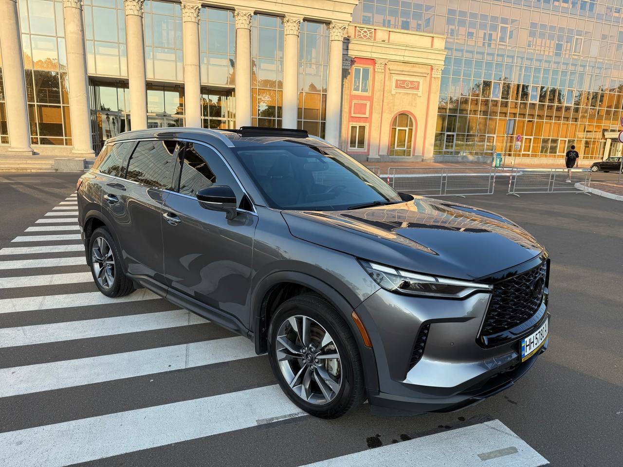 Infiniti QX60 - фото 1