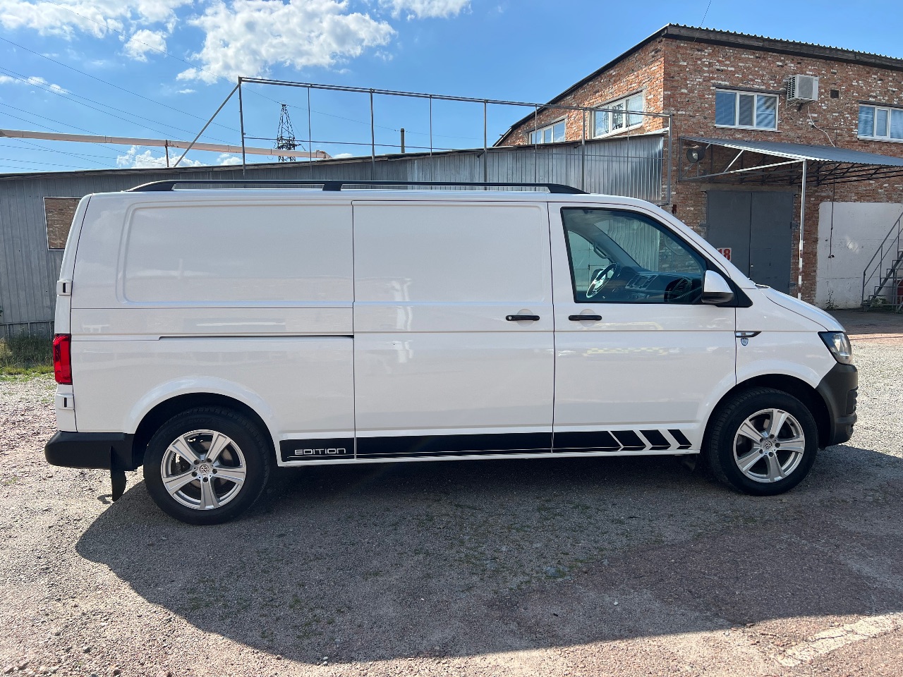 Volkswagen Transporter - фото 11