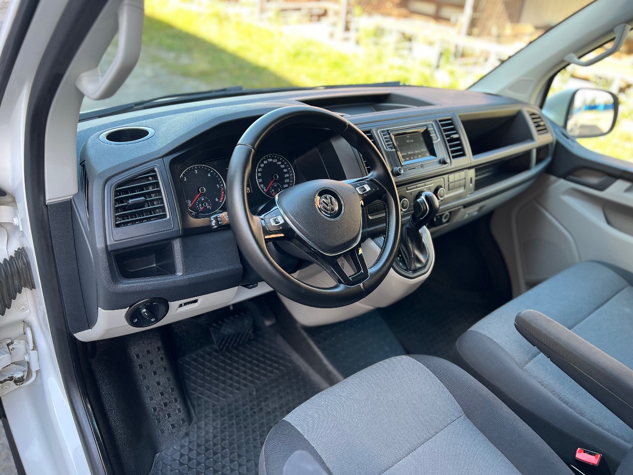 Volkswagen Transporter - фото 30