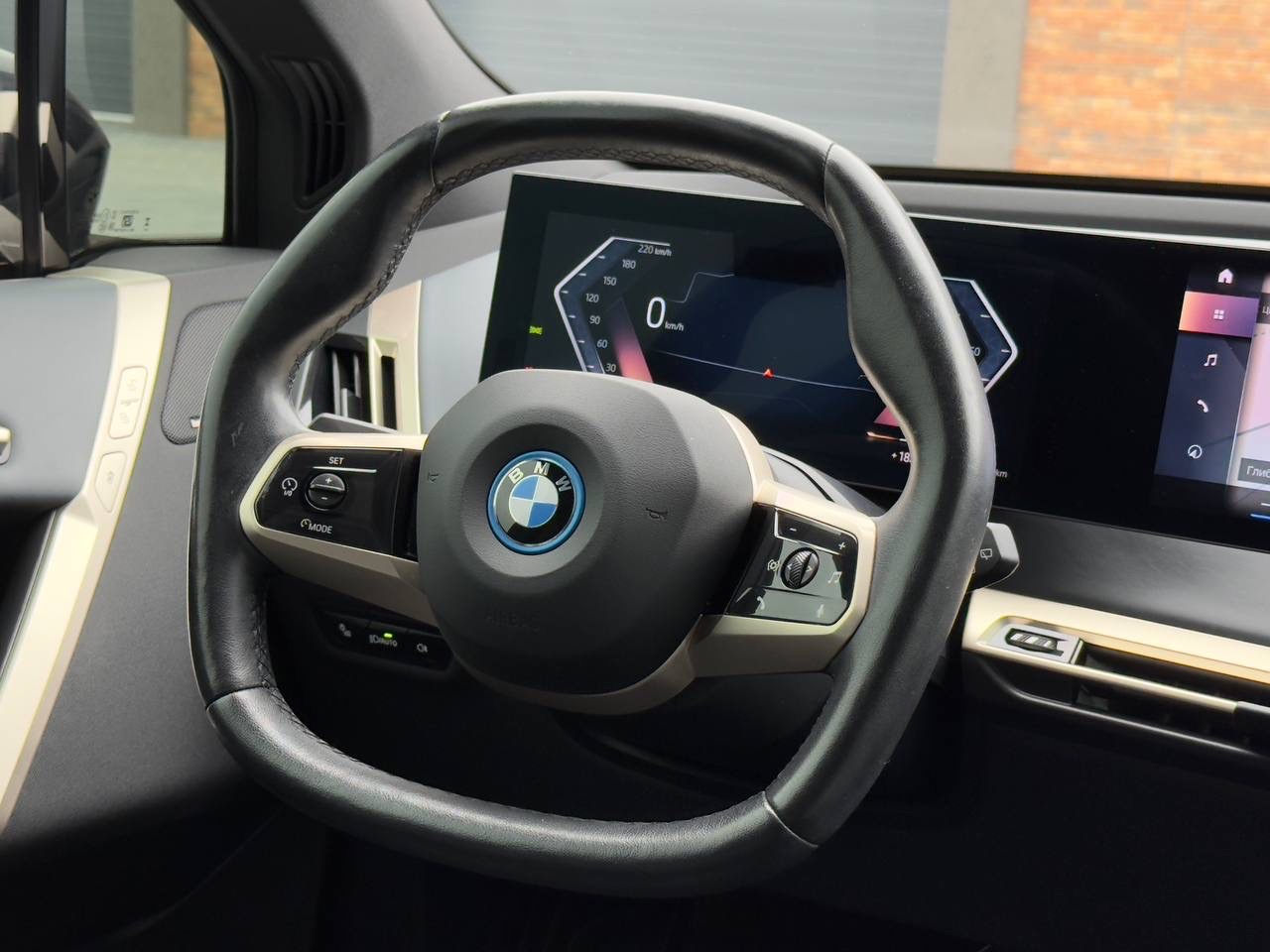 BMW iX - фото 19