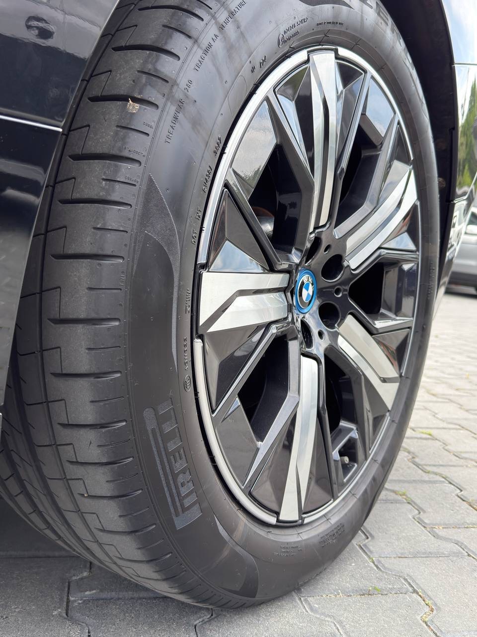 BMW iX - фото 44