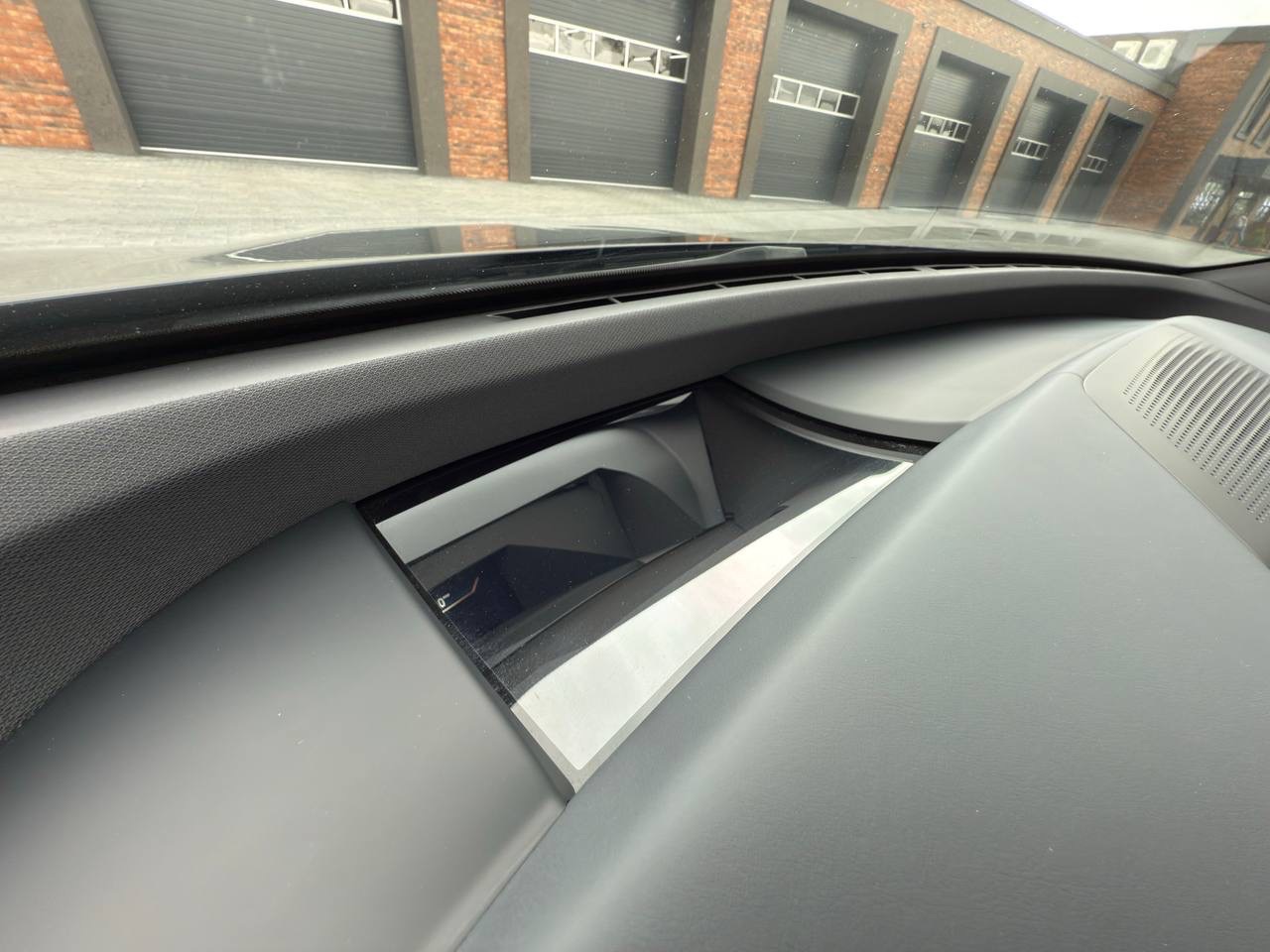 BMW iX - фото 23