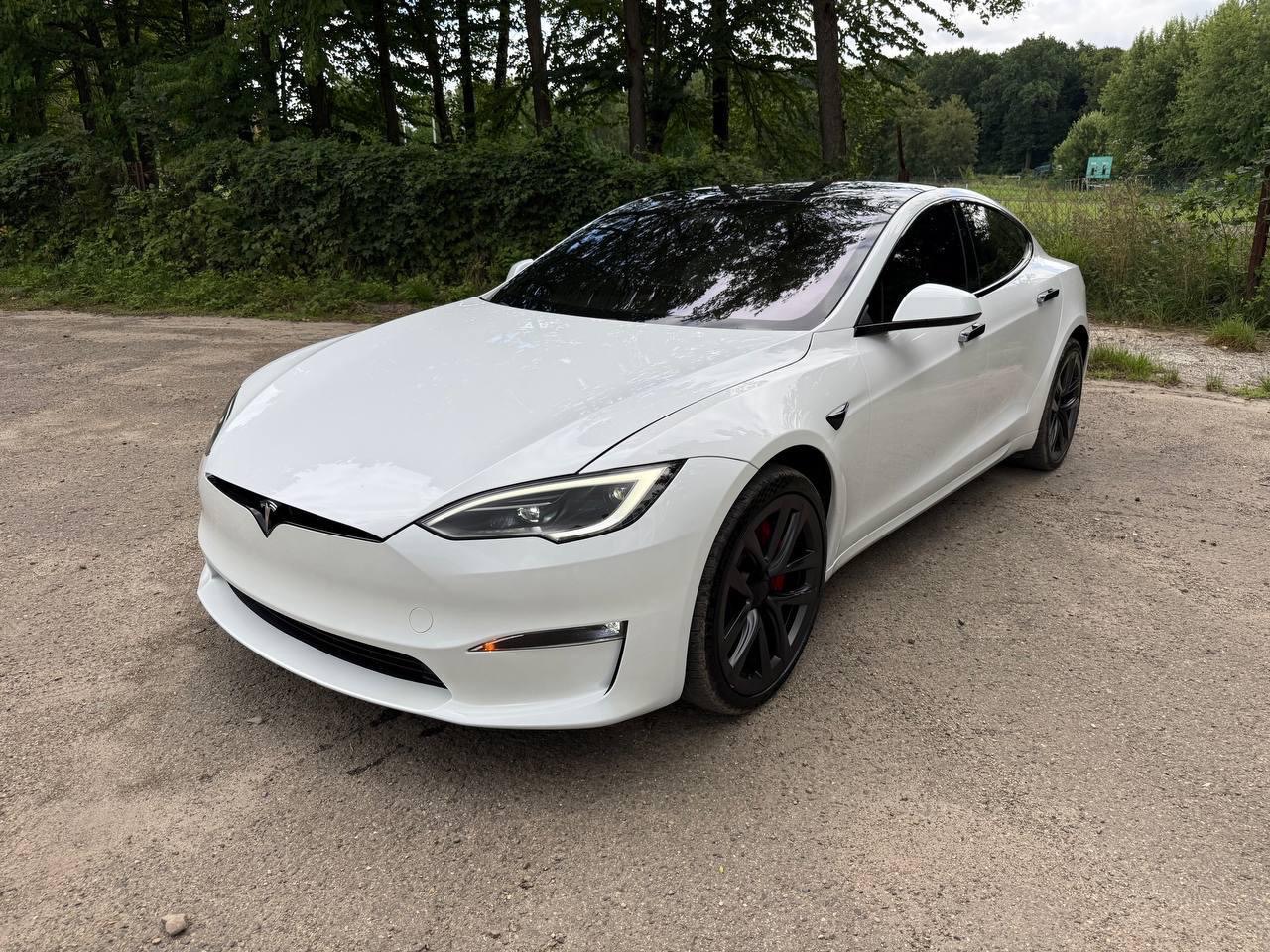 Tesla Model S - фото 2