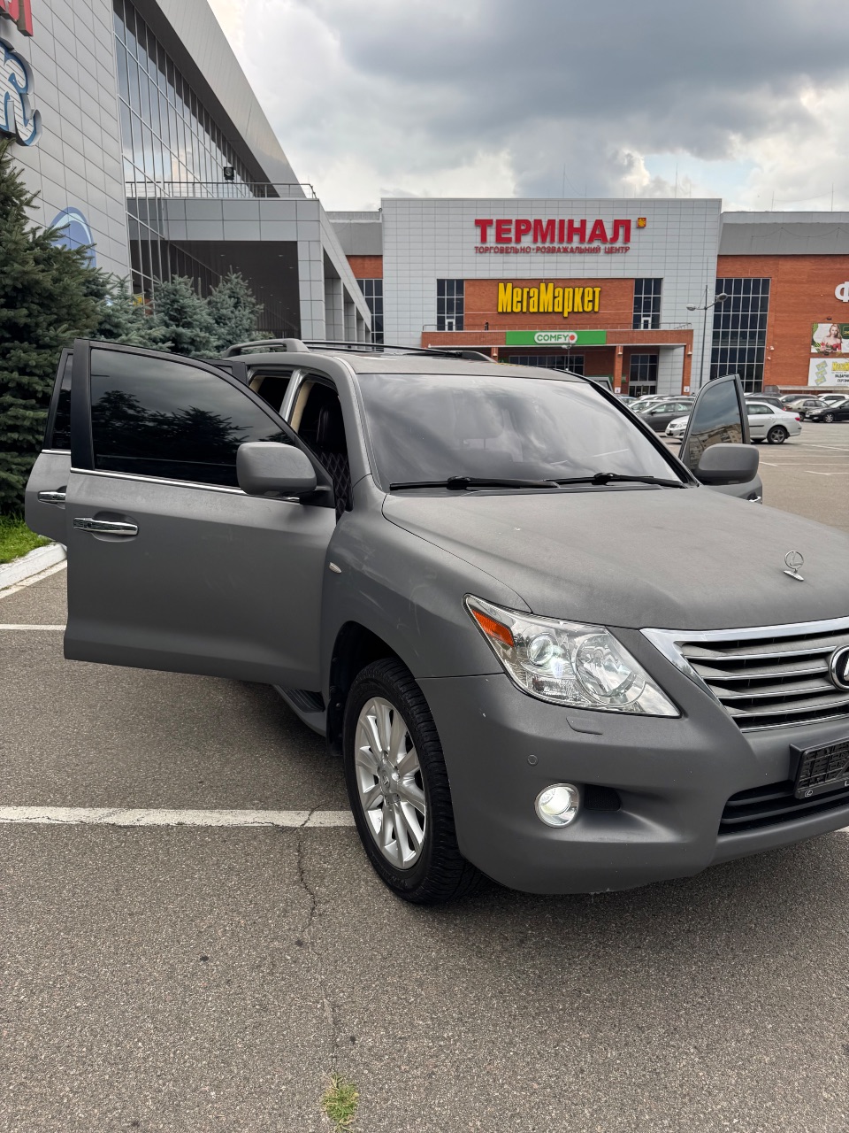Lexus LX - фото 27