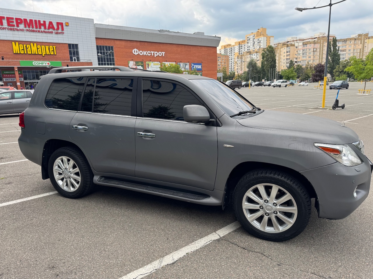 Lexus LX - фото 1
