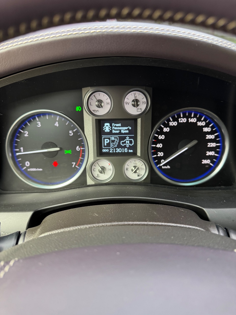 Lexus LX - фото 33