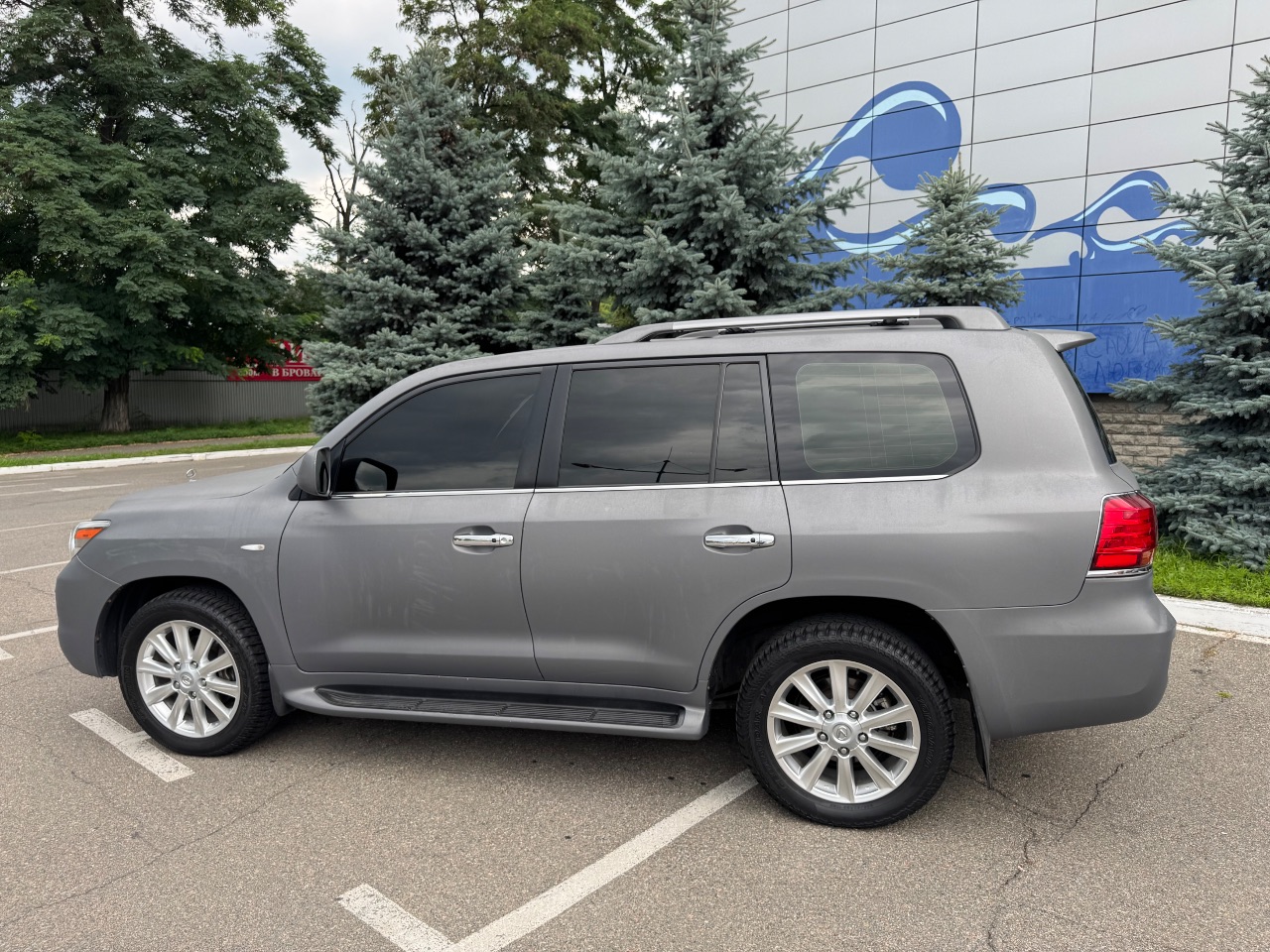 Lexus LX - фото 8