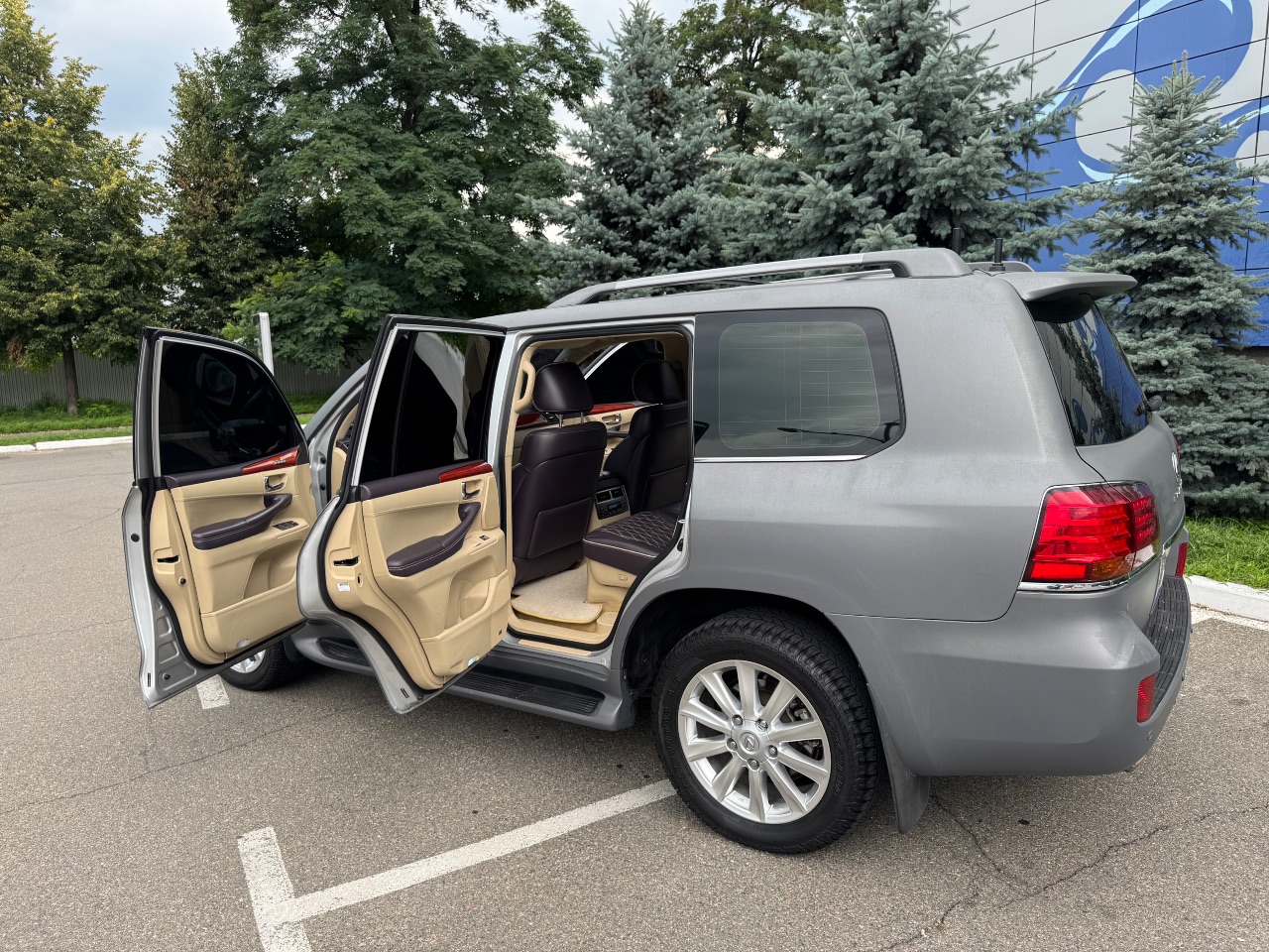 Lexus LX - фото 18