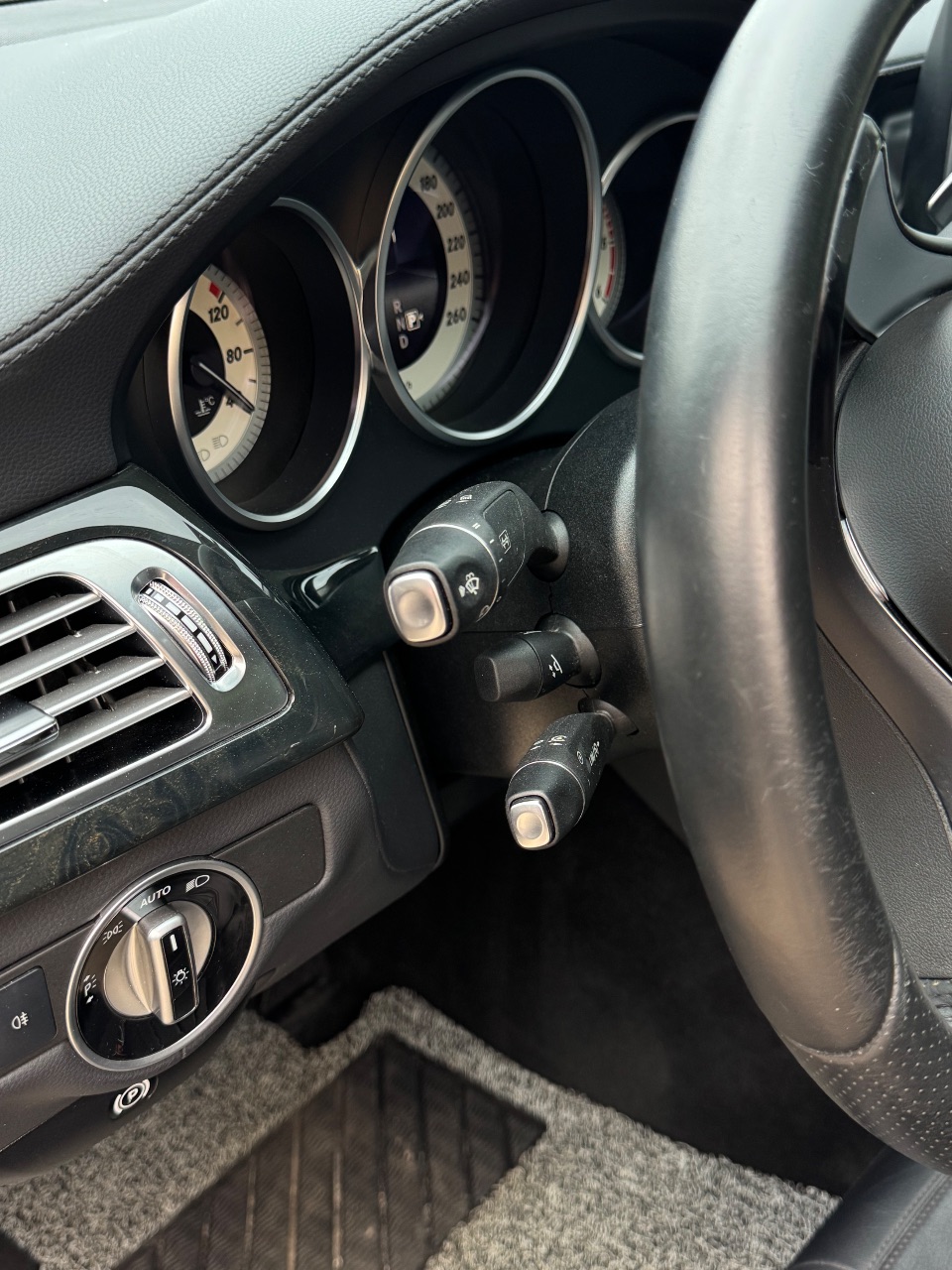 Mercedes-Benz CLS - фото 13