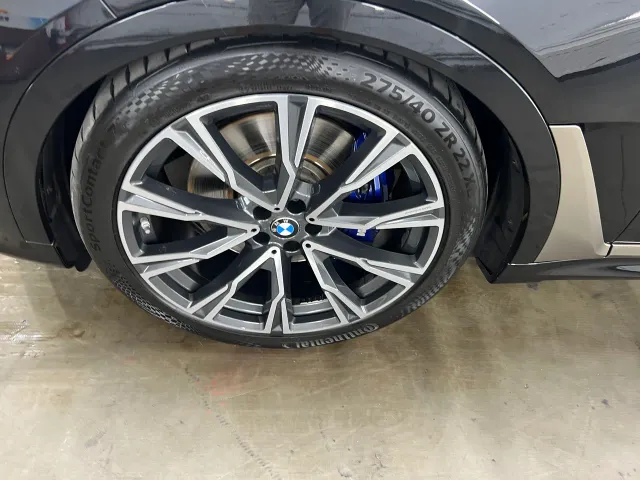 BMW X7 - фото 3