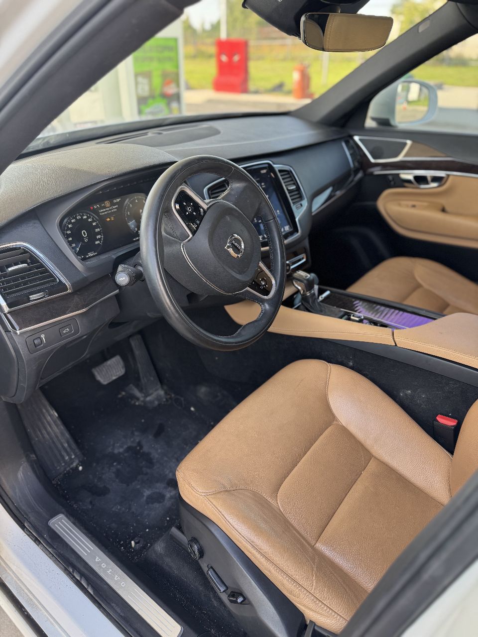 Volvo XC90 - фото 9