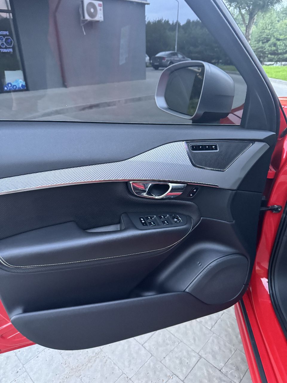 Volvo XC90 - фото 12