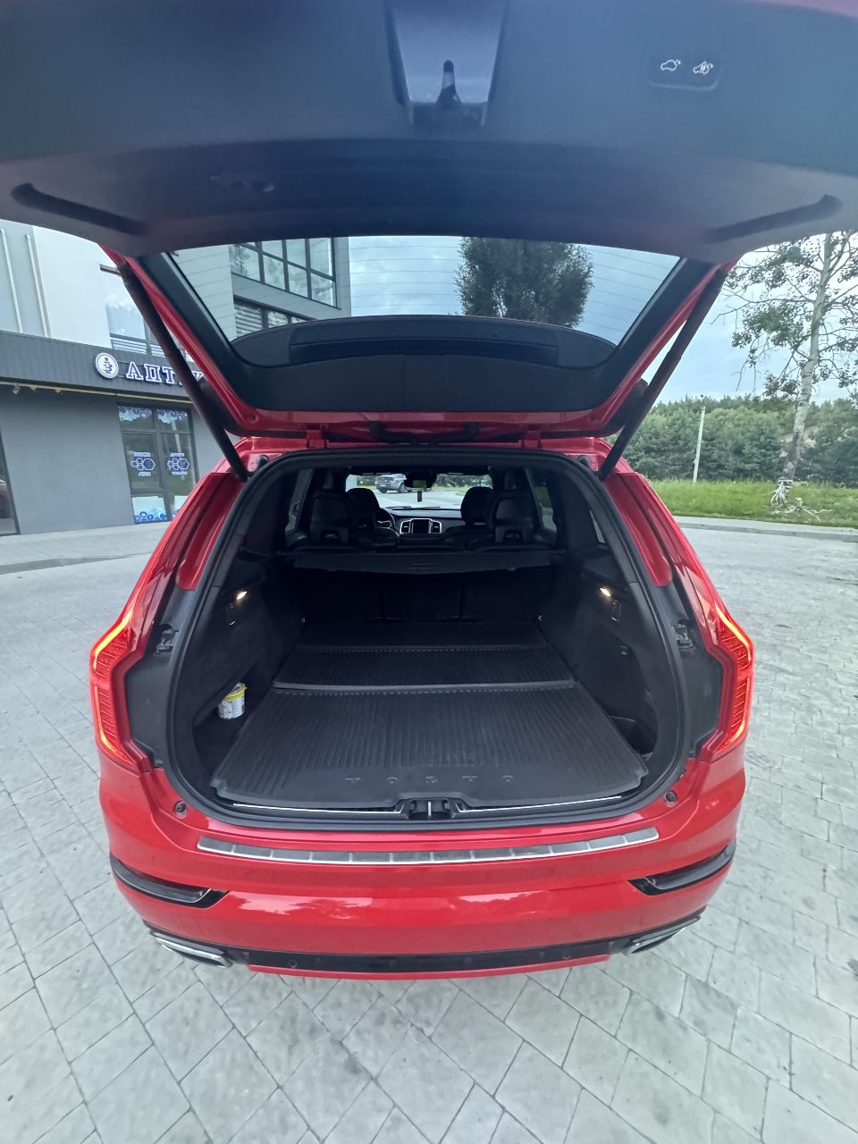 Volvo XC90 - фото 17