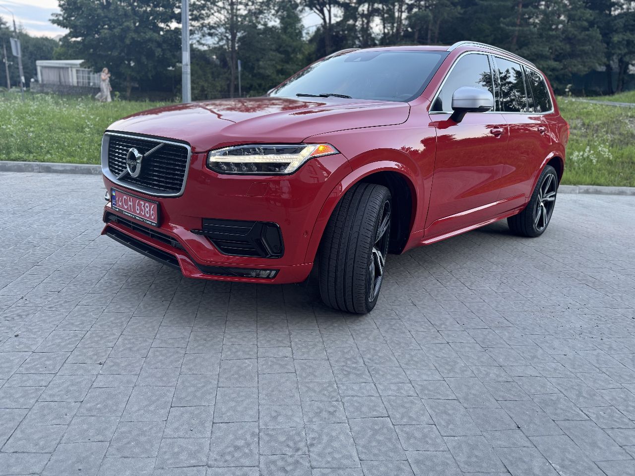 Volvo XC90 - фото 3