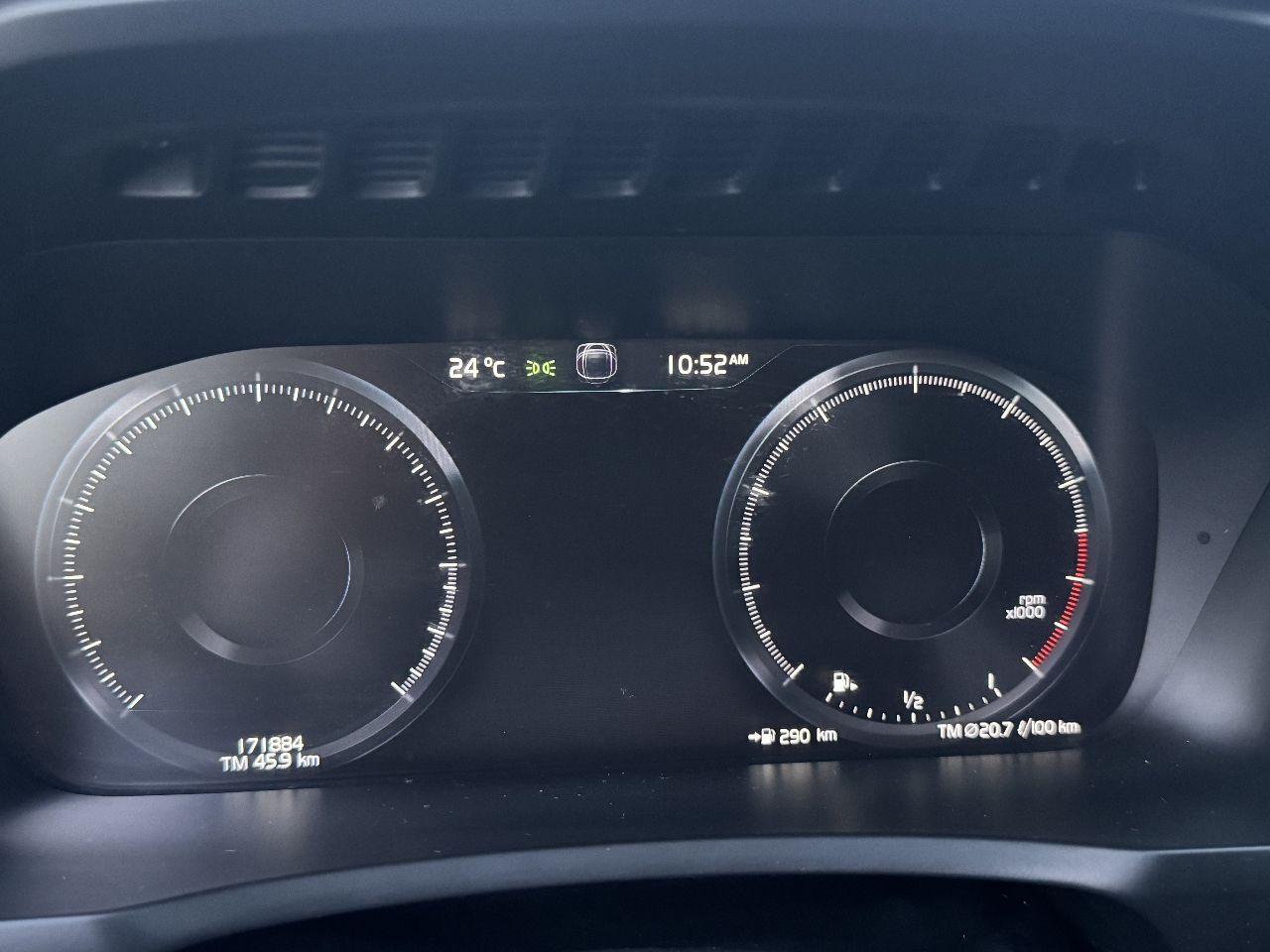 Volvo XC90 - фото 14