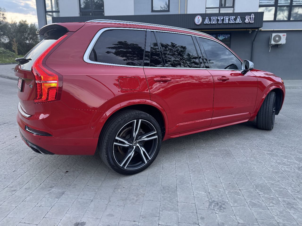 Volvo XC90 - фото 7