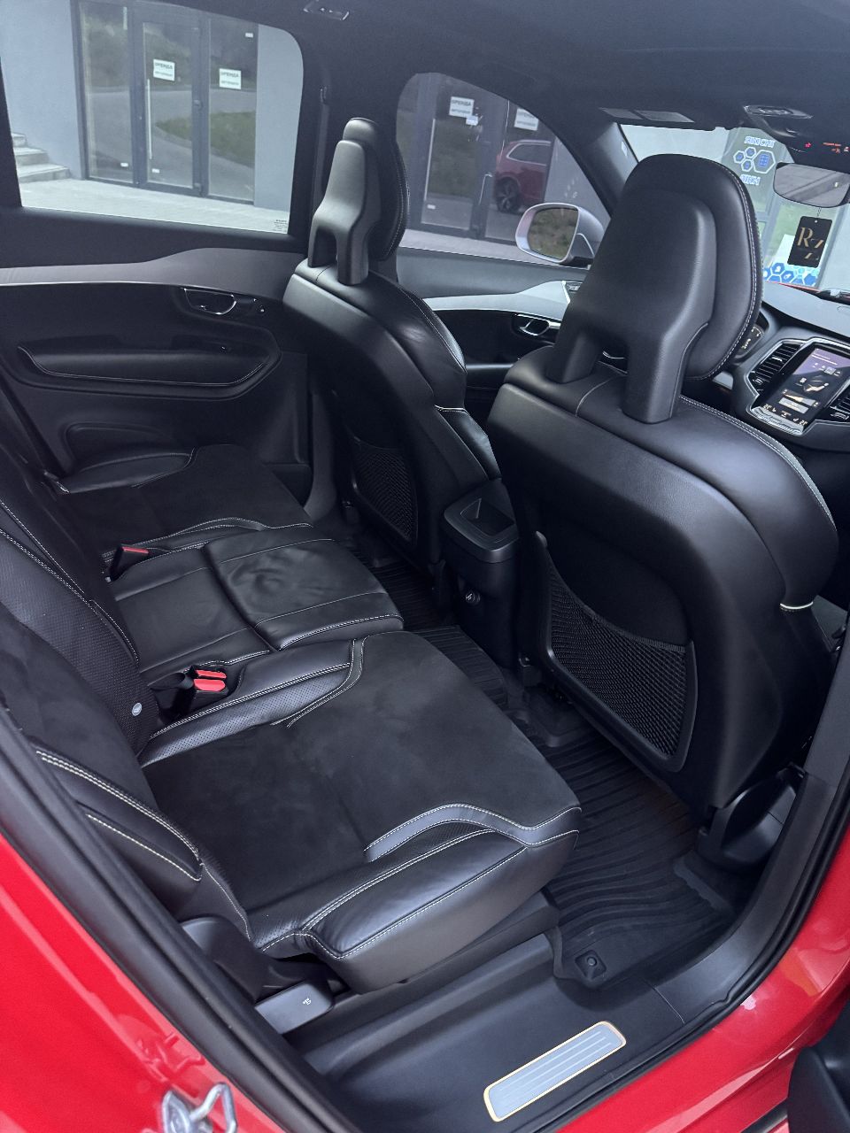 Volvo XC90 - фото 9