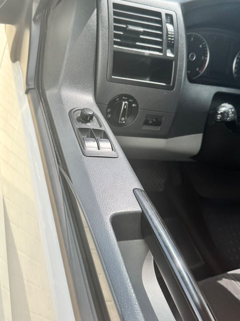 Volkswagen Transporter - фото 2